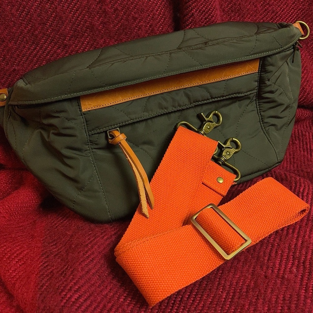 Parker Thatch Quilted Cross Your Heart Sling Bag Olive Nylon Rare - Picture 2 of 16
